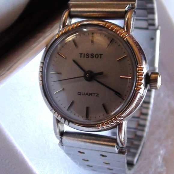 Tissot Swiss Wrist Watch Women in Excellent Condition
